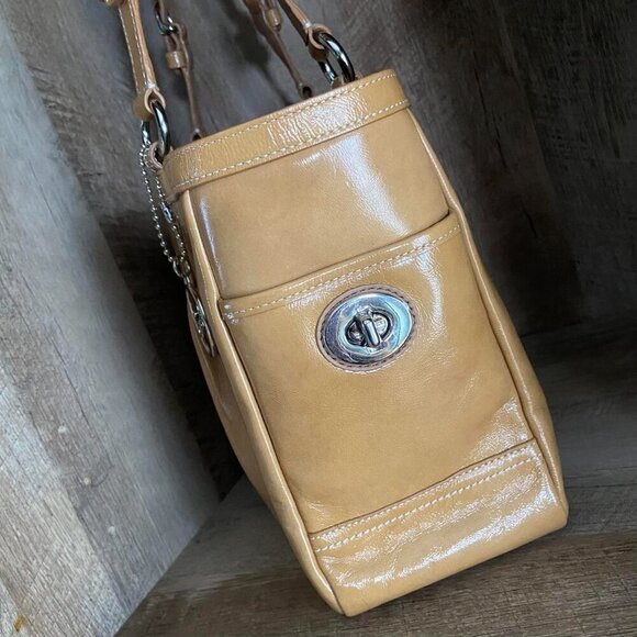 Coach Tan Patent Leather East West Gallery Shoulder Tote Purse Glossy Silver - Picture 2 of 8